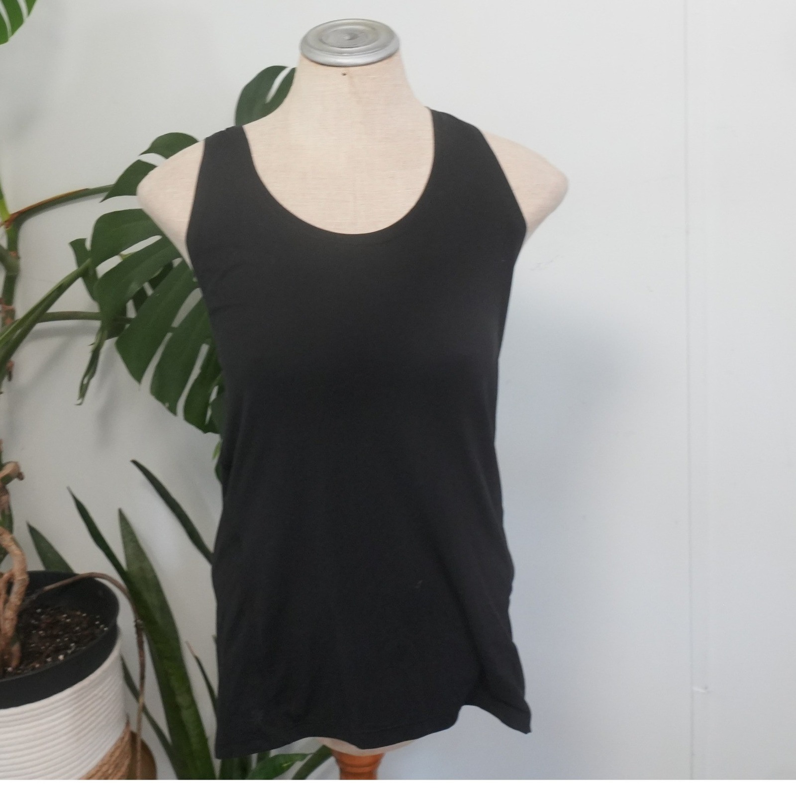 Athleta Racerback Tank Top Womens Small Black Twisted T-Back Activewear Workout